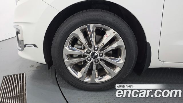 Kia Canival 2015 — photo 5