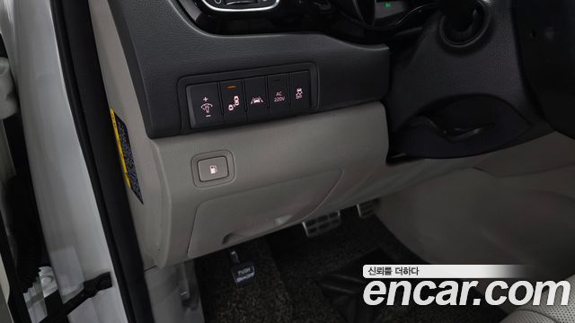 Kia Canival 2015 — photo 20