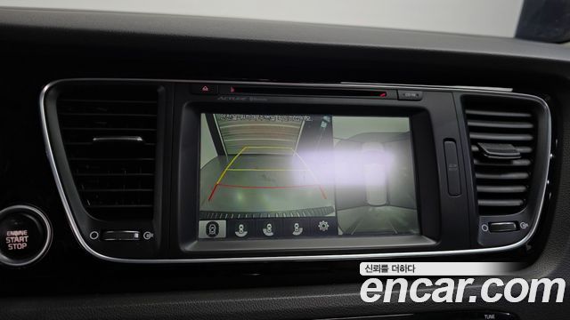 Kia Canival 2015 — photo 22