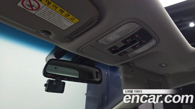 Kia Canival 2015 — photo 23