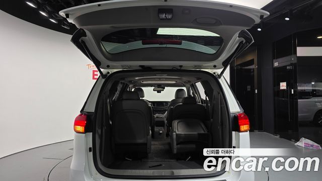 Kia Canival 2015 — photo 26