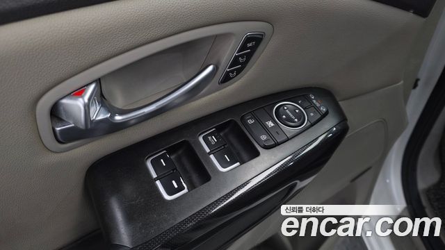 Kia Canival 2015 — photo 27