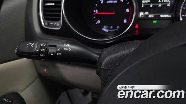 Kia Canival 2015 — photo 28