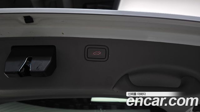 Kia Canival 2015 — photo 31