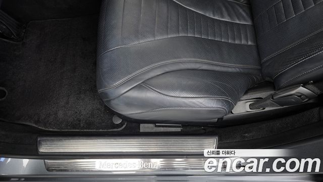 Mercedes-Benz S-Class 2019 — photo 31