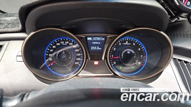 Hyundai Genesis 2013 — photo 8