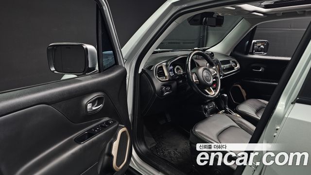 Jeep Renegade 2017 — photo 10
