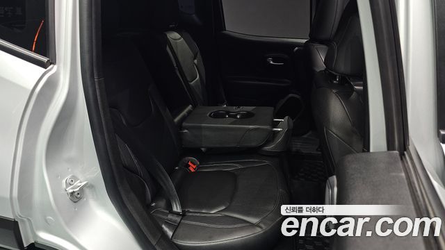 Jeep Renegade 2017 — photo 11