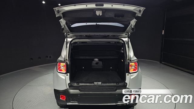 Jeep Renegade 2017 — photo 20