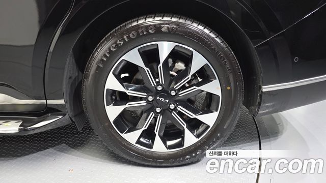 Kia Canival 2023 — photo 5