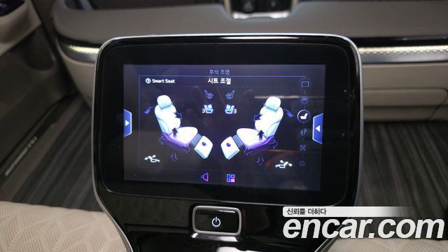 Kia Canival 2023 — photo 25