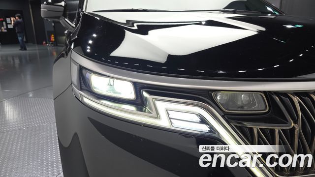 Kia Canival 2023 — photo 8