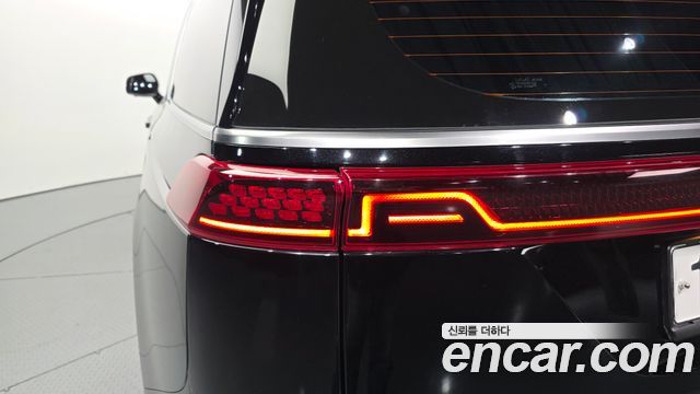 Kia Canival 2023 — photo 9