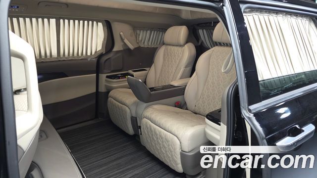 Kia Canival 2023 — photo 16