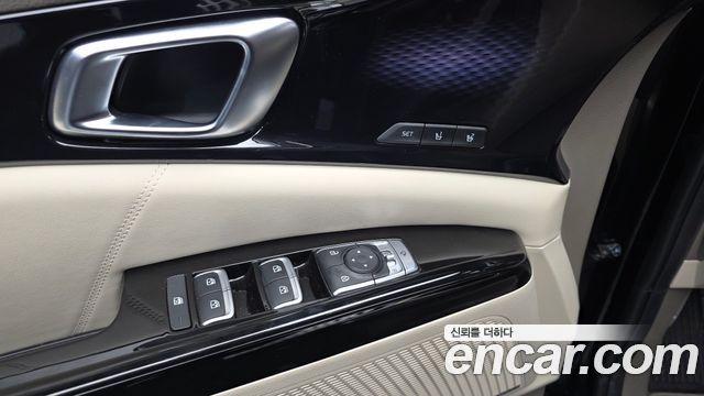 Kia Canival 2023 — photo 32