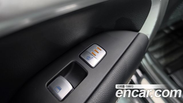 Genesis G70 2018 — photo 19