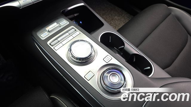 Genesis GV70 2023 — photo 9