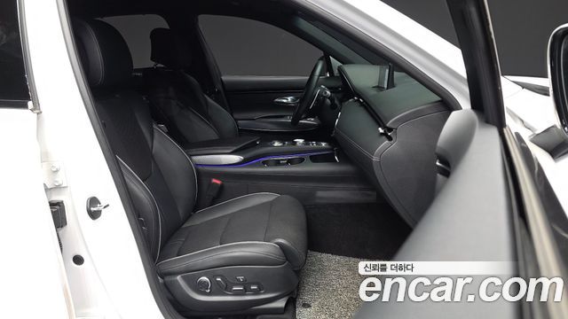 Genesis GV70 2023 — photo 11