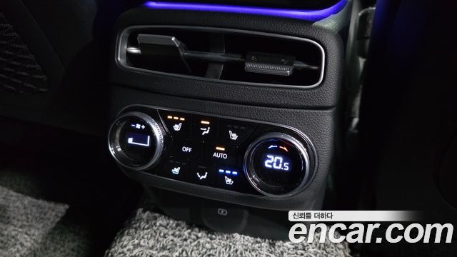 Genesis GV70 2023 — photo 19