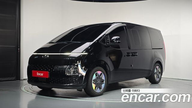 Hyundai Staria 2022 — photo 1