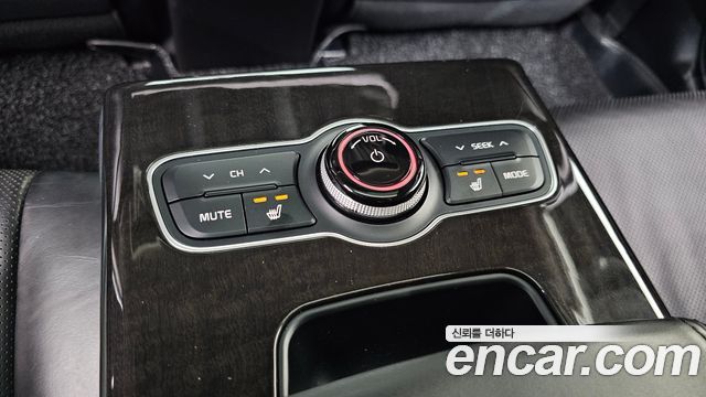Kia K7 2014 — photo 25