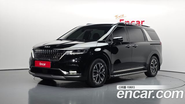 Kia Canival 2023 — photo 1