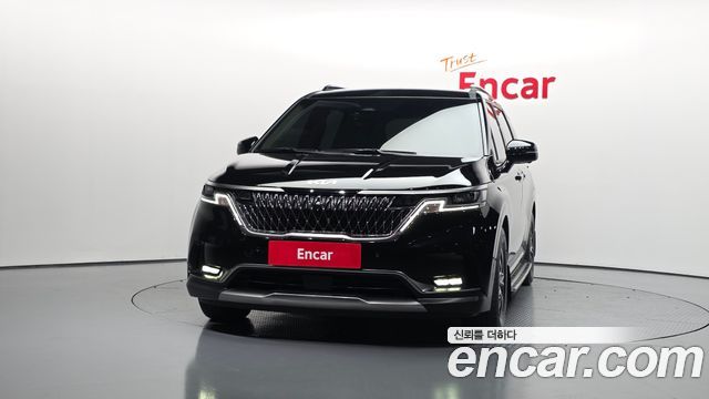 Kia Canival 2023 — photo 3
