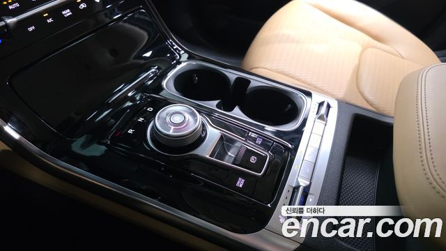 Kia Canival 2023 — photo 9