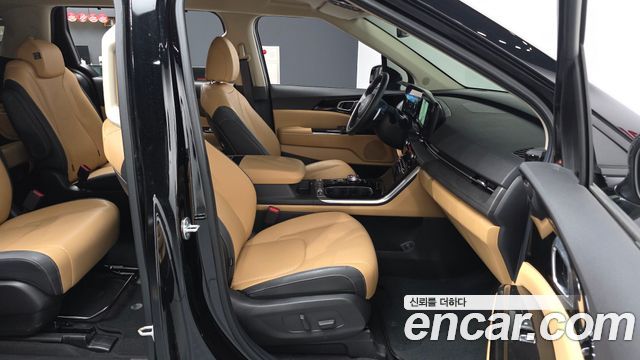 Kia Canival 2023 — photo 11
