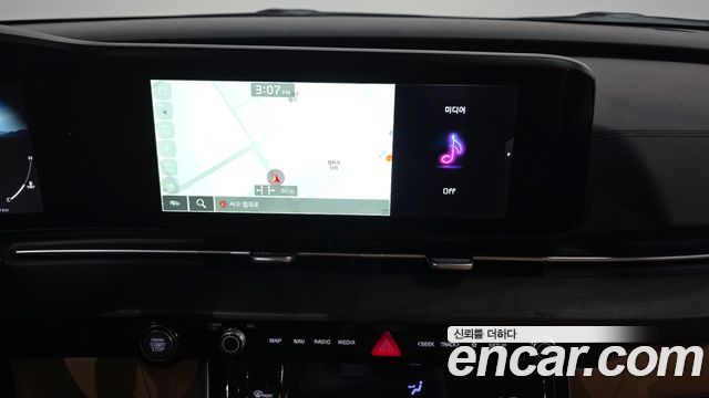 Kia Canival 2023 — photo 14