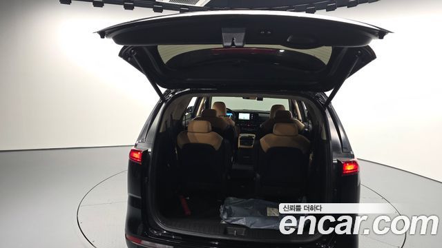 Kia Canival 2023 — photo 20