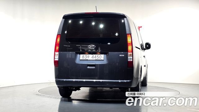 Hyundai Staria 2022 — photo 4