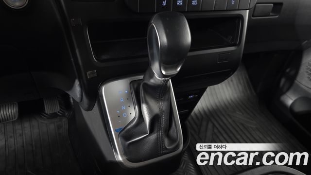 Hyundai Staria 2022 — photo 12