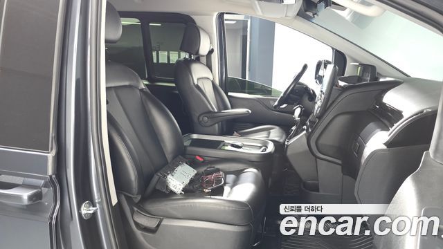 Hyundai Staria 2022 — photo 16