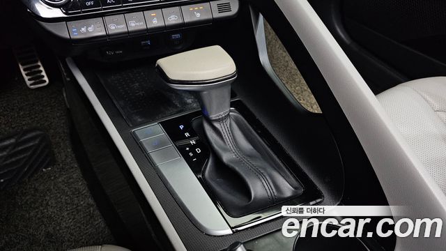 Hyundai AVANTE 2021 — photo 12
