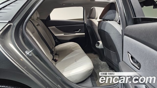 Hyundai AVANTE 2021 — photo 17
