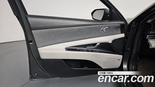Hyundai AVANTE 2021 — photo 14