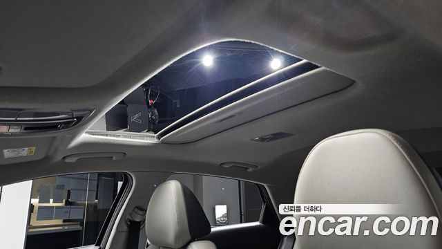 Hyundai AVANTE 2021 — photo 32