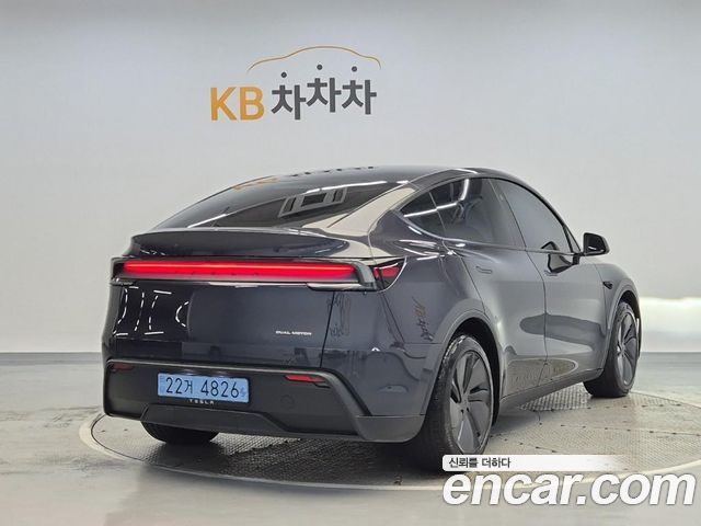 Tesla Model Y 2026 — photo 3
