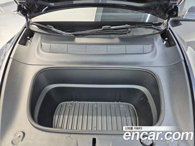 Tesla Model Y 2026 — photo 5