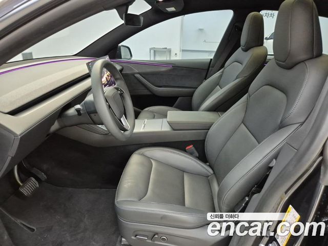 Tesla Model Y 2026 — photo 11
