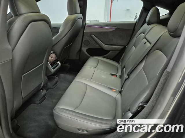 Tesla Model Y 2026 — photo 12