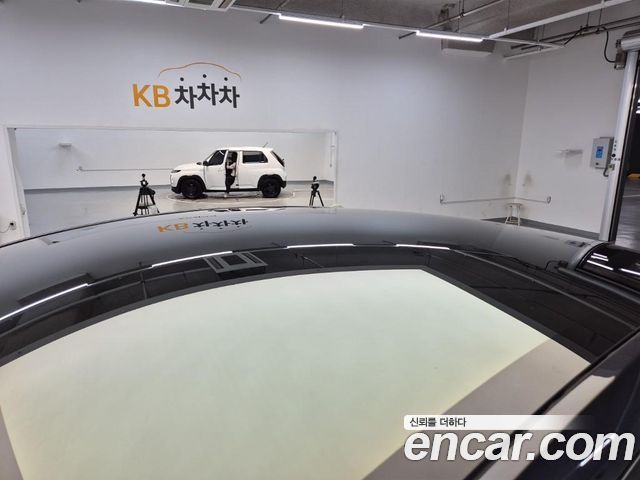 Tesla Model Y 2026 — photo 13