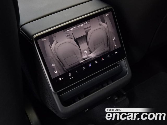 Tesla Model Y 2026 — photo 19