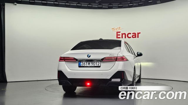 BMW 5-Series 2026 — photo 4