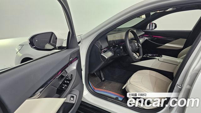 BMW 5-Series 2026 — photo 10