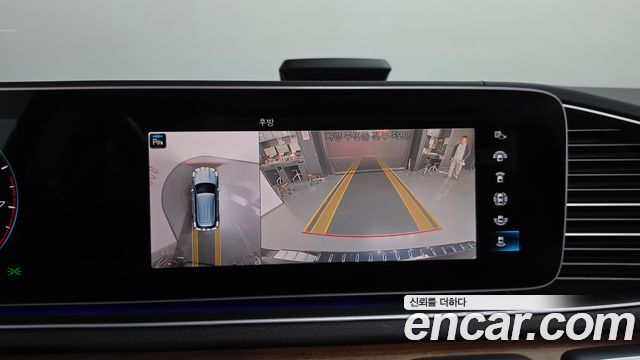Mercedes-Benz GLE-Class 2021 — photo 21