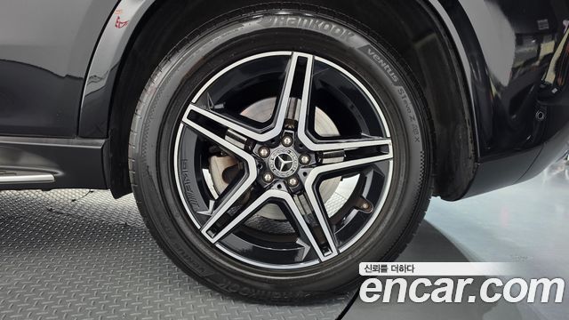 Mercedes-Benz GLE-Class 2021 — photo 7