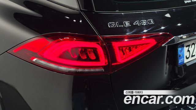 Mercedes-Benz GLE-Class 2021 — photo 9