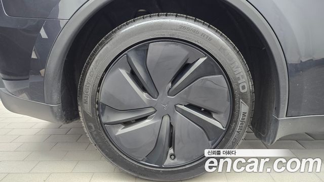 Tesla Model Y 2026 — photo 5